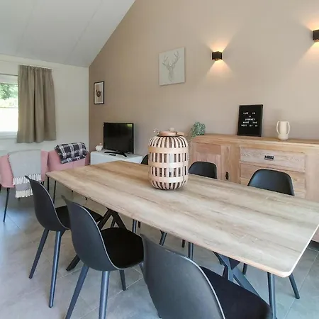 2 Bedroom Gorgeous In Сasa de vacaciones *